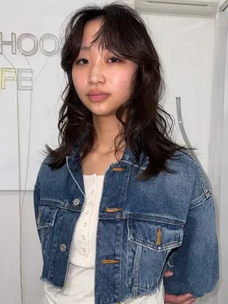 ミディアム イシイ モエカのヘアスタイル