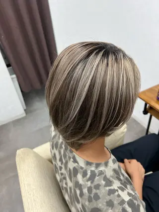 カラー ブリーチカラー HAZUKI🦖のヘアスタイル