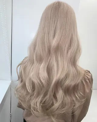 ロング 佐藤 まいらのヘアスタイル