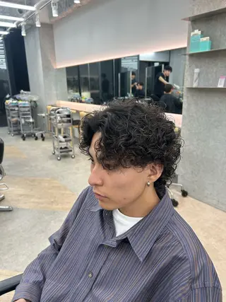 パーマ メンズ 中谷海里/フェザー パーマ/スパイキーのヘアスタイル