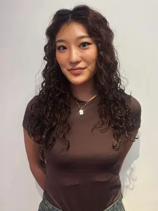 セミロング パーマ 髪質改善 ネイル コトミ🐸のヘアスタイル