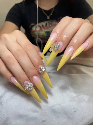 ネイル 𝓐𝓷𝓻𝓲 XiinhNailのネイルデザイン