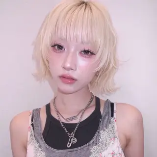 ショート カラー ベージュ/透明感/ 桃子🎀のヘアスタイル