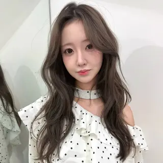 ロング カラー 🤍ハイトーン 🤍VIVIE🤍のヘアスタイル