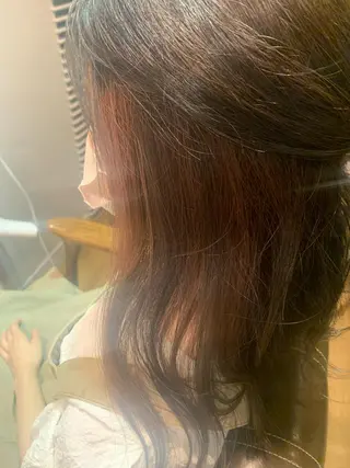 ロング カラー ツキダテ ユイのヘアスタイル