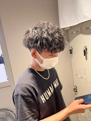 ミディアム カラー パーマ メンズ メンズパーマ特化 TAIGAのヘアスタイル