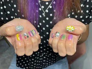 ネイル LAVISH 大和店 🤱子連れ大歓迎のネイルデザイン
