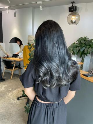 ロング 岸川 恭子のヘアスタイル