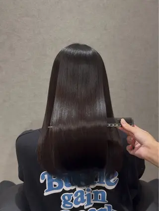 セミロング 阪急箕面駅 艶カラー/縮毛矯正のヘアスタイル
