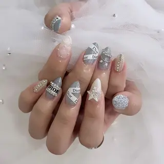 ネイル SALON ELVI.のネイルデザイン