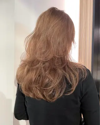 セミロング カラー 🫧ハイトーン✨格安 より質💐マンツーマのヘアスタイル