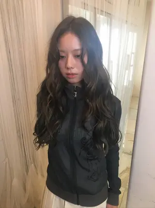 ロング カラー Hanaka🪷 ニュアンス×レイヤーのヘアスタイル
