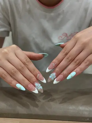ネイル 🎀Aura. Yurachanのネイルデザイン