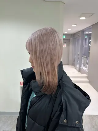 ミディアム ハイトーン✖️ 縮毛矯正シュンペイのヘアスタイル