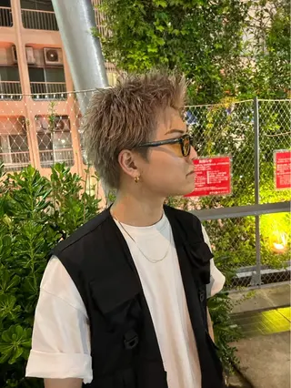 ショート カラー ヘアアレンジ メンズ スパイキーの鬼 ヒロムのヘアスタイル