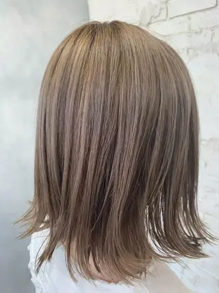 ミディアム カラー LUXBE LUCEのヘアスタイル