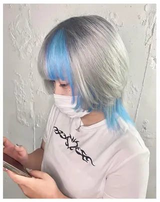 ショート カラー TSUNO🦖 派手髪/オタク美容師のヘアスタイル