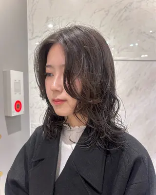 ミディアム パーマ かどた はるなのヘアスタイル