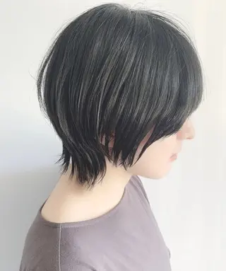 ショート 友田 千栄のヘアスタイル