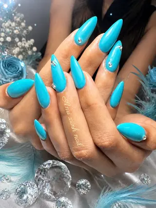 ネイル 𝓐𝓷𝓻𝓲 XiinhNailのネイルデザイン