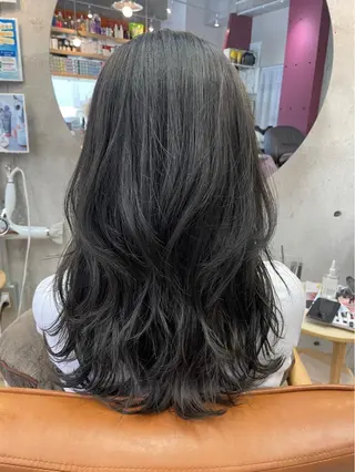 セミロング カラー 東 史夏のヘアスタイル