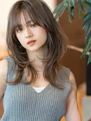 セミロング レイヤー似合わせ 透明感カラーりきやのヘアスタイル