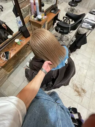ミディアム カラー 六反 仁哉のヘアスタイル