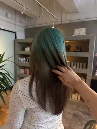 カラー ハイトーンカラー🩵 指名多数💗横山聖奈のヘアスタイル