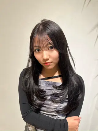 セミロング レイヤー似合わせ 透明感カラーりきやのヘアスタイル