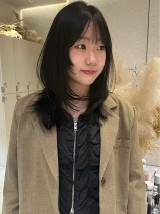 ミディアム M E I  🪷 似合わせヘルシーヘアのヘアスタイル