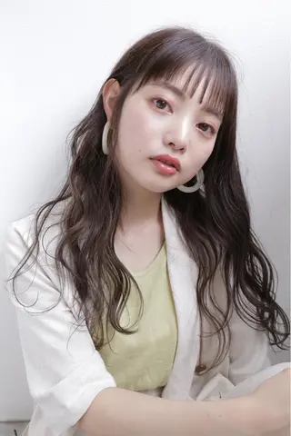 ロング e rikaのヘアスタイル