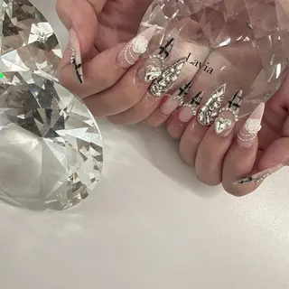ネイル lavia🖤 ayumiのネイルデザイン