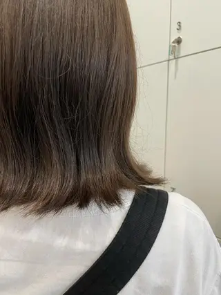 ミディアム カラー 中根 麻友香のヘアスタイル