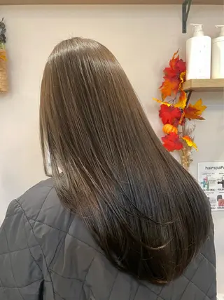 ロング 🌿miu /目黒区 / 透明感カラー🌿のヘアスタイル