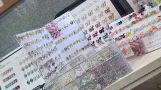 ネイル 島尻 ユインのネイルデザイン