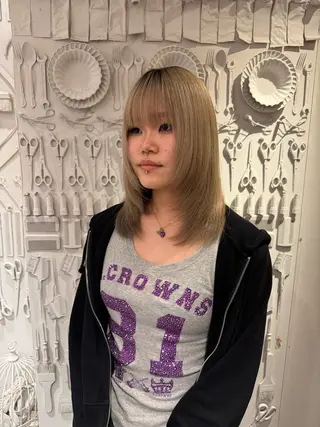 セミロング shiomi H辻田 杏梨のヘアスタイル