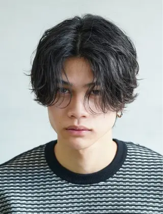 パーマ メンズ 中谷海里/フェザー パーマ/スパイキーのヘアスタイル