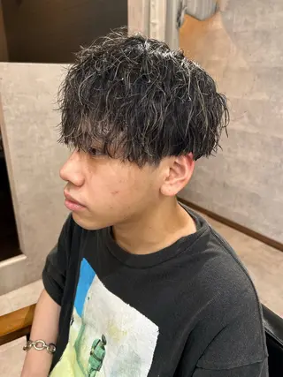 ショート カラー パーマ メンズ 勝毛 広貴のヘアスタイル