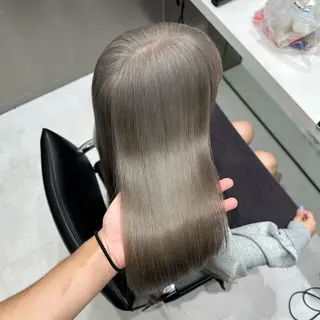 ロング カラー 💫艶ハイトーン×髪 質改善💫リュウトのヘアスタイル