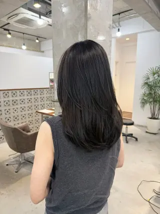 セミロング カラー カイリ /レイヤーカットのヘアスタイル