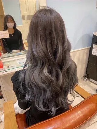 ロング カラー みなみ 【艶カラー】のヘアスタイル