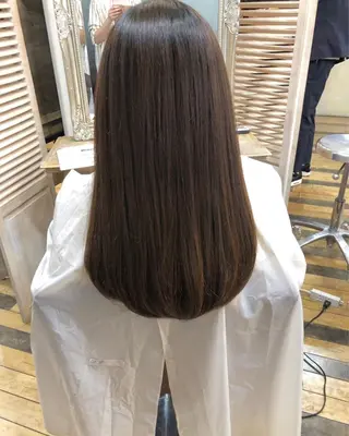セミロング カラー AYANO ／レイヤー／オリーブのヘアスタイル