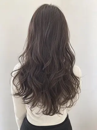 ロング なかはた りく マニキュア/パーマのヘアスタイル