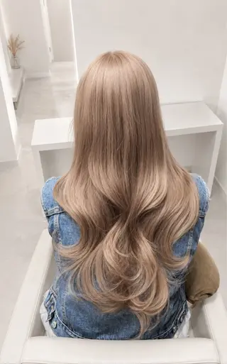 ロング ❤️🔥ベージュカ ラー❤️🔥まゆかのヘアスタイル