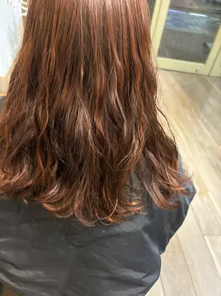 セミロング パーマ 戸丸 絵夢のヘアスタイル