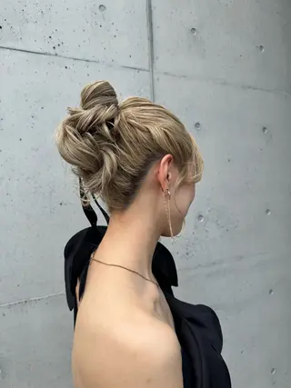 セミロング ヘアアレンジ 秋元 菜摘のヘアスタイル