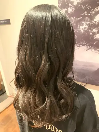 ロング 柳内 まゆのヘアスタイル