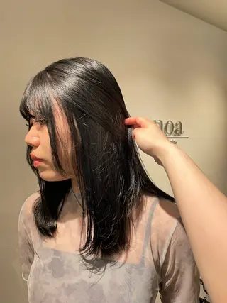 セミロング カラー tiel 小山莉々のヘアスタイル