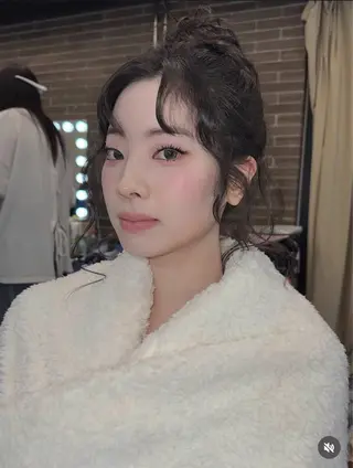 ロング カラー ラベンダー💜 グレージュ🩶のヘアスタイル