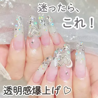 ネイル Queenie 🦋のネイルデザイン
